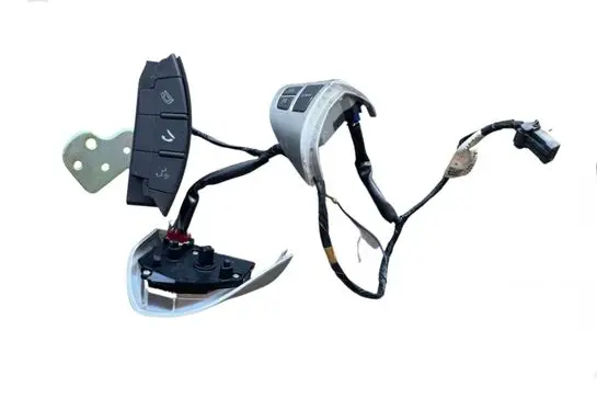 Mitsubishi Outlander Steering wheel buttons/switches 75B474 75B471 75B473