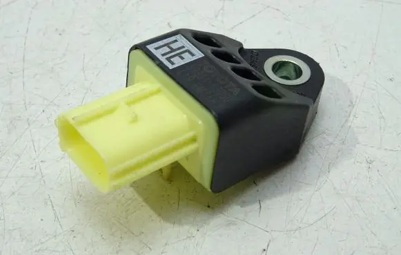 Lexus RC Airbag deployment crash/impact sensor 8983153050