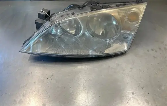 Ford Mondeo Mk III Headlight/headlamp 1S7113006AK 0301174201 02A04HR