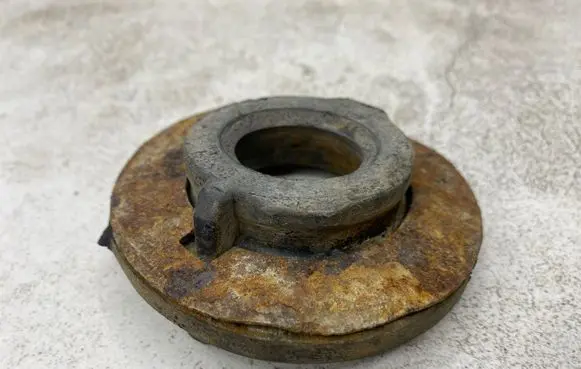 Volkswagen PASSAT B6 Rear coil spring rubber mount 