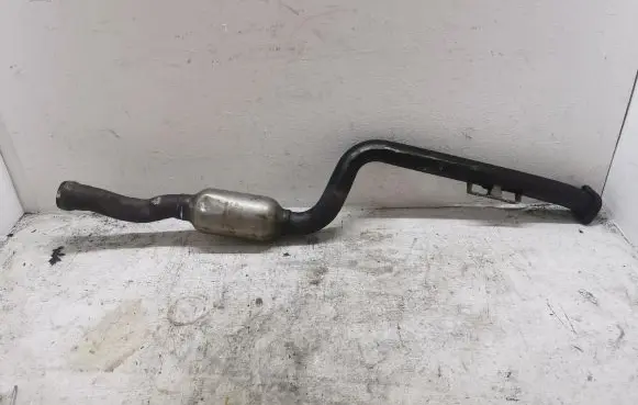 Mercedes-Benz E C207 W207 Middle muffler/silencer A2124910001