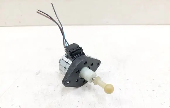 Skoda Octavia Mk2 (1Z) Headlight level adjustment motor 022008A VR4M5X13K196
