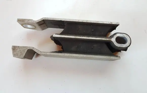 Volvo S60 Engine mount bracket 9487476