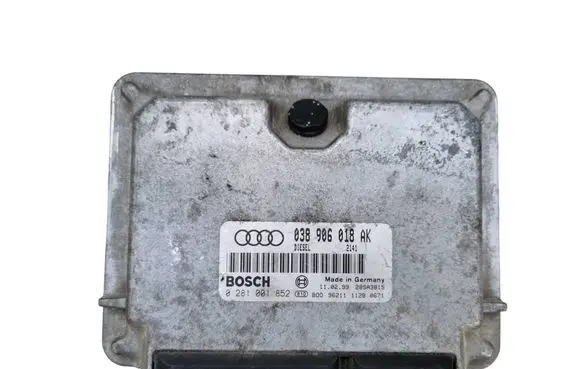 Audi A3 S3 8L Engine control unit/module 038906018AK 0281001852 28SA3815