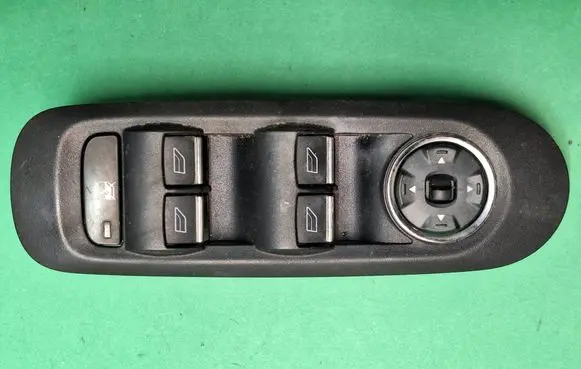 Ford Mondeo MK IV Electric window control switch 7s7t14a132ab