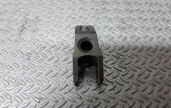 Audi A3 S3 8L Fuel Injector clamp holder