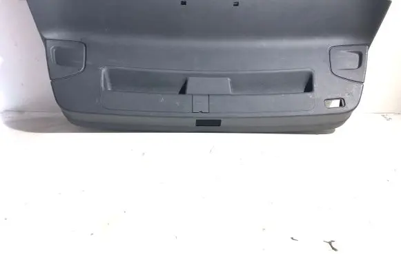 Tailgate trim