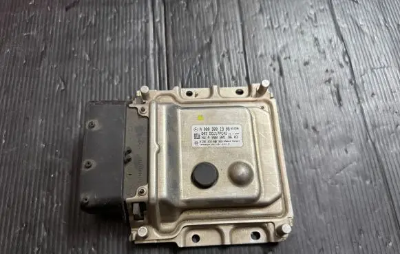 Mercedes-Benz E W212 Adblue control unit A0009001908 A0009019603 0281032647