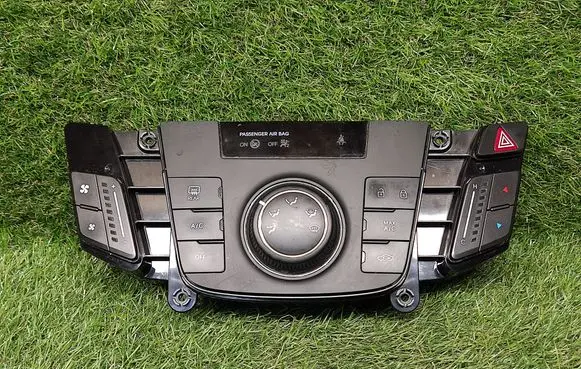 Hyundai i40 Climate control unit 972503ZRC0 C200345210A