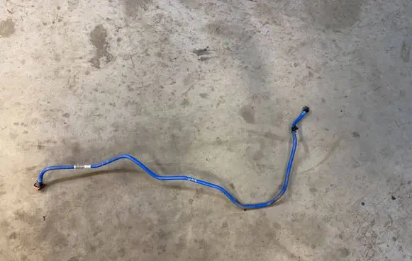 BMW X1 U11 Fuel line/pipe/hose 9487009