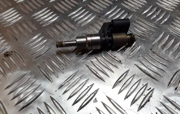Volkswagen Golf V Fuel injector 03C906036A