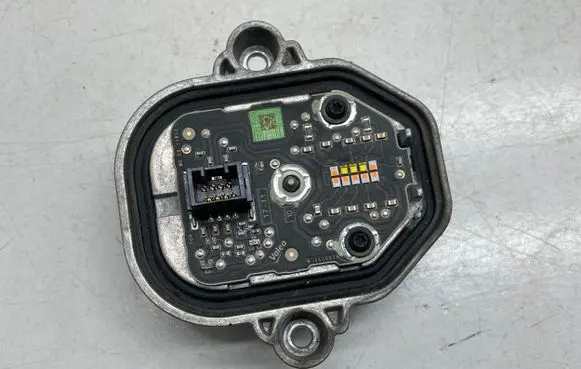 Volvo S90, V90 Headlight ballast module Xenon B105151A
