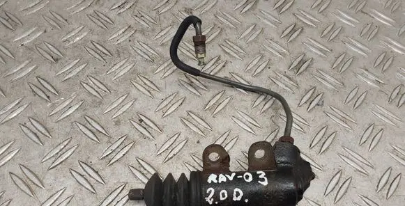 Toyota RAV 4 (XA20) Clutch slave cylinder 