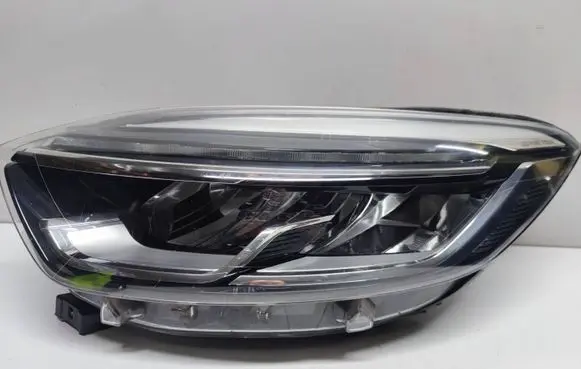 Renault Captur Headlight/headlamp 260606152R