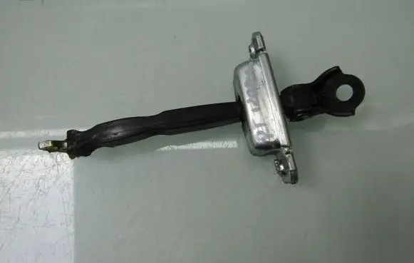 Hyundai i20 (BC3 BI3) Rear door check strap stopper
