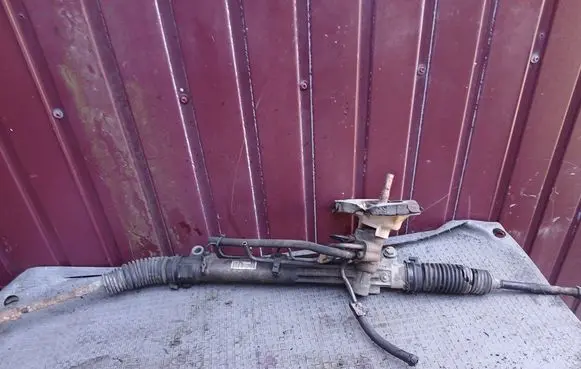 Ford Mondeo Mk III Steering rack 1S7C3200EE