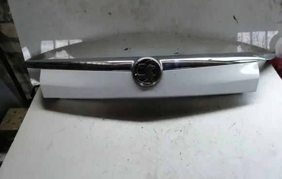 Opel Insignia A Tailgate trim 13272845 13272846 461088395