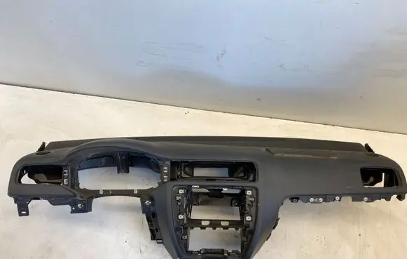 Volkswagen Jetta VI Dashboard