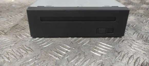 Toyota Prius (XW20) Navigation unit CD/DVD player EM05A2 8684147051 EKDD003728