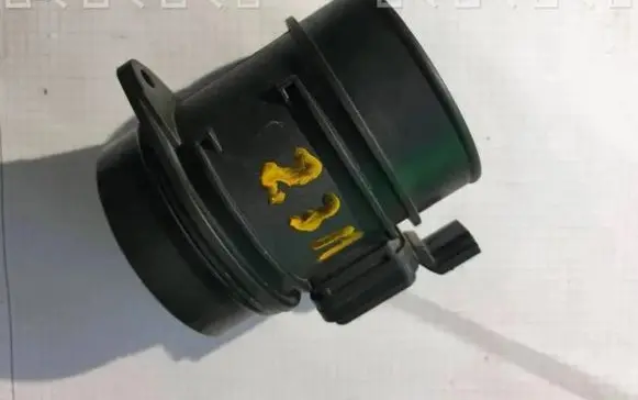 Renault Master III Mass air flow meter 5WK97022 8200914647 8200702183