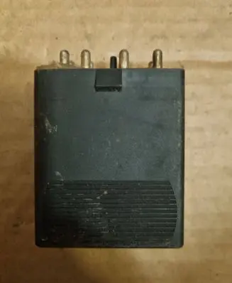 Mercedes-Benz 100 W631 Fuel pump relay 0065458732 05999610 5ZL12