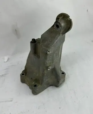 Mercedes-Benz E W212 Engine mounting bracket A6512233504 AC46000 8901555