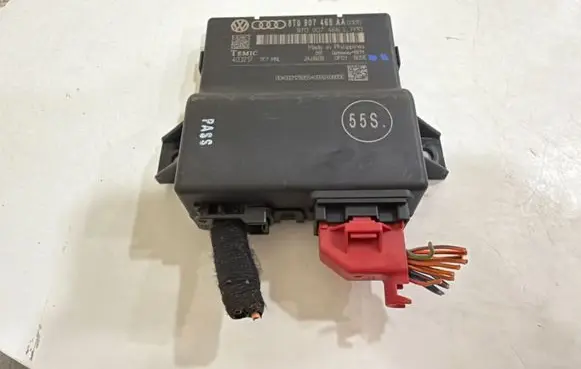 Audi A4 S4 B8 8K Gateway control module 8T0907468AA