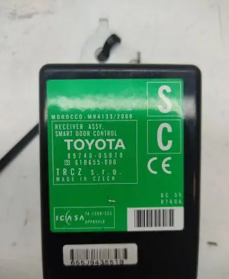 Toyota Avensis T270 Door control unit/module 8974005070