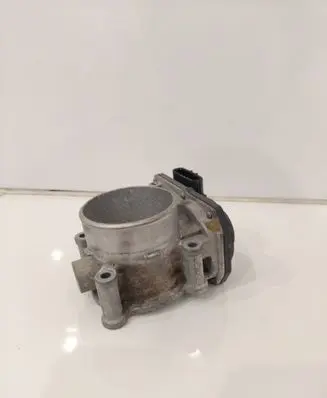 Mazda 3 III Throttle valve PE0113640B 152012S08 C283F12S11