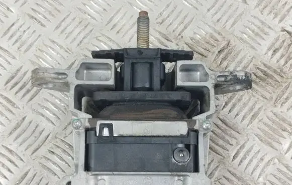 Land Rover Evoque II Engine mount bracket K8D26F012AC