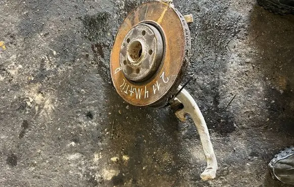 Mercedes-Benz E W211 Front wheel hub