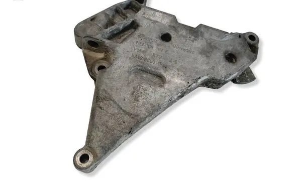 Skoda Octavia Mk2 (1Z) Engine mounting bracket 03G199207E V150