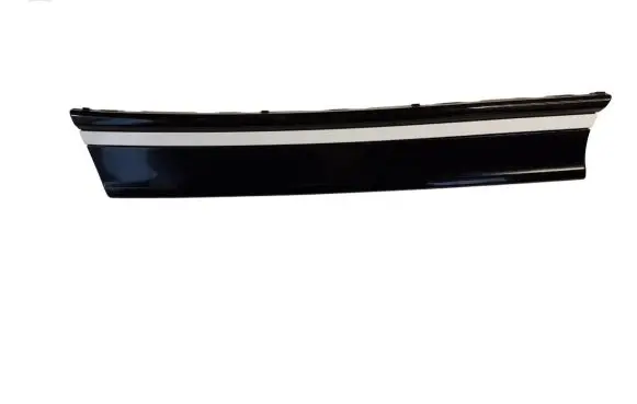 Front bumper splitter molding