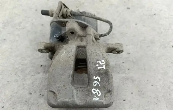 Volkswagen PASSAT B6 Rear brake caliper 