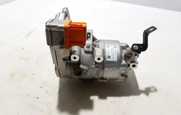 Renault Austral Air conditioning (A/C) compressor (pump) 926003993R