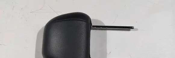 Ford Mustang VI Front seat headrest 