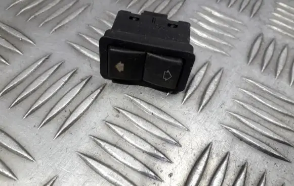 BMW 5 E39 Electric window control switch 8368974