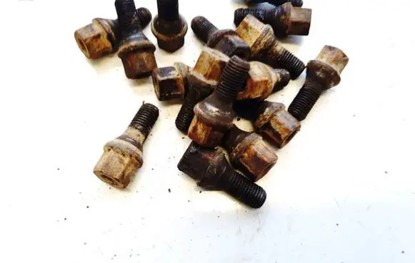 Opel Astra F Nuts/bolts 