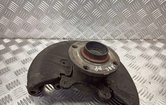 Audi 80 90 S2 B4 Stub axle 