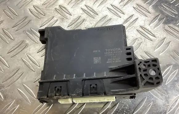 Toyota RAV 4 (XA40) Other control units/modules 8865042550