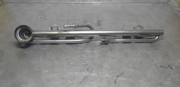 Volkswagen PASSAT B5 Fuel main line pipe 06B133681 24024