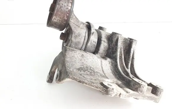 KIA Sorento Alternator belt tensioner 