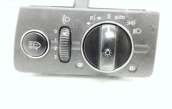 Mercedes-Benz E W211 Light switch 2115450504 04056060