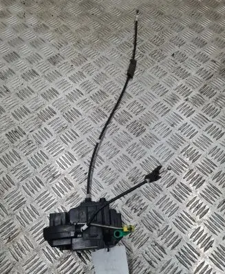 Nissan Pathfinder R51 Front door lock