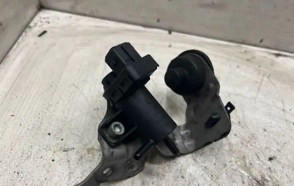 Renault Espace - Grand espace IV Turbo solenoid valve 8200762162