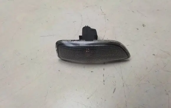 Volvo S80 Front fender indicator light 149144