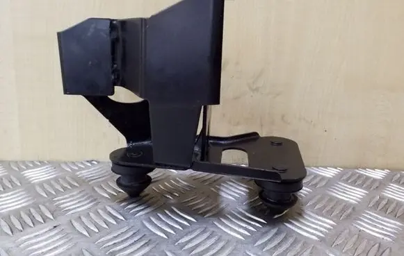 Mercedes-Benz ML W164 ABS pump bracket 