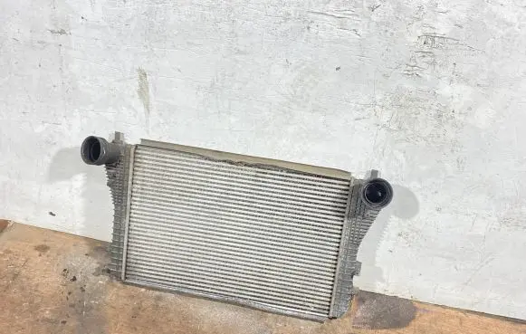 Skoda Octavia Mk2 (1Z) Intercooler radiator 1k0145803l