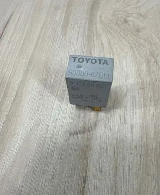 Toyota Corolla Verso AR10 Other relay 9008087019 0332011001
