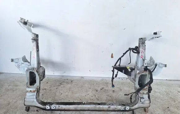 Mitsubishi Outlander Radiator support slam panel